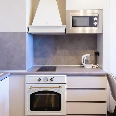 Veronika's Seaview Apartment